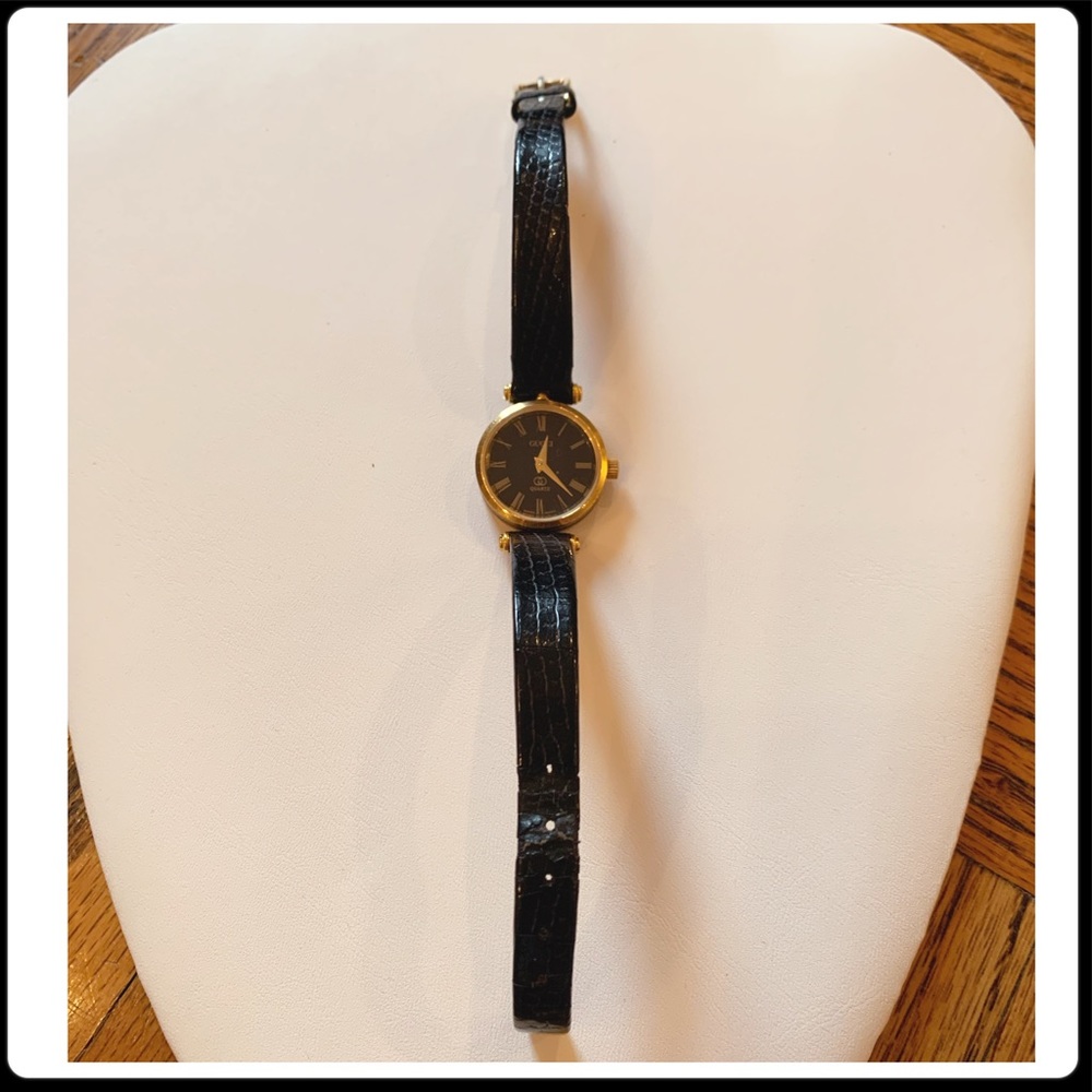 GUCCI Vintage Sherry Line Quartz Gold-Plated Wristwatch with Black Leather Band